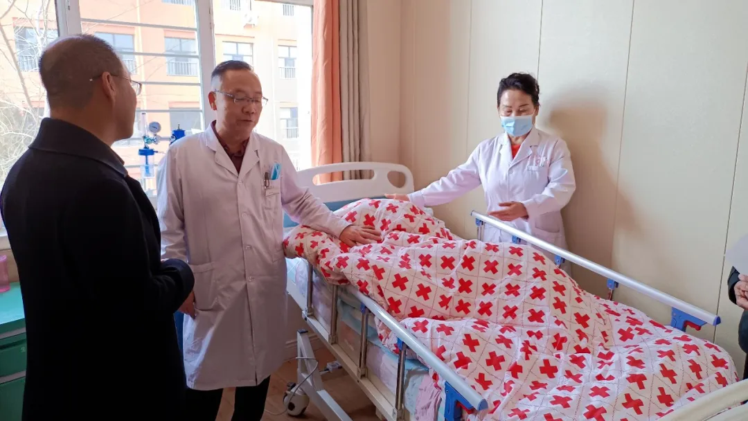 巴彦淖尔市第二医院领导来内蒙古仁玺医养集团参观考察(图7)